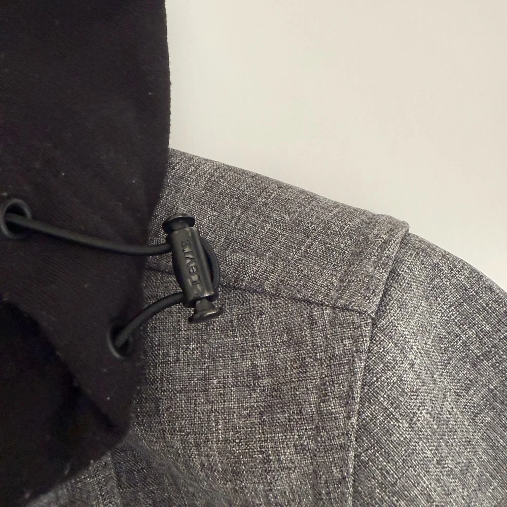 Levi's Men's Gray Thick Jacket with Black Hood - Size S - Picture 9 of 11